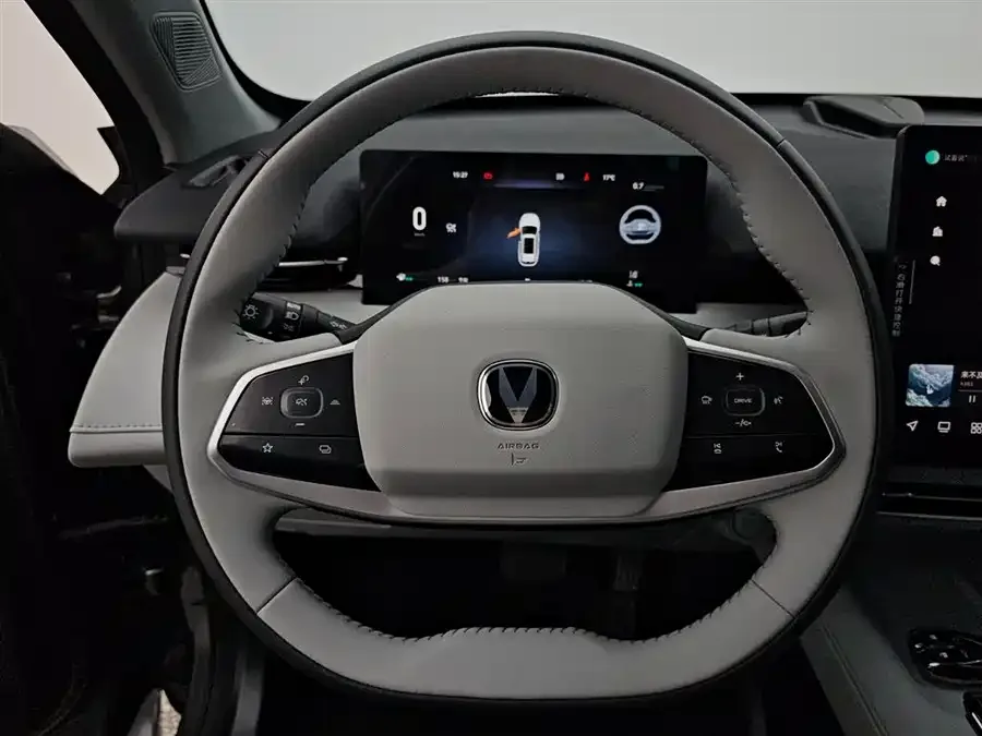 Changan UNI-Z Changan UNI-Z 2025 1.5T Luxury Edition 2024 — миниатюра 3