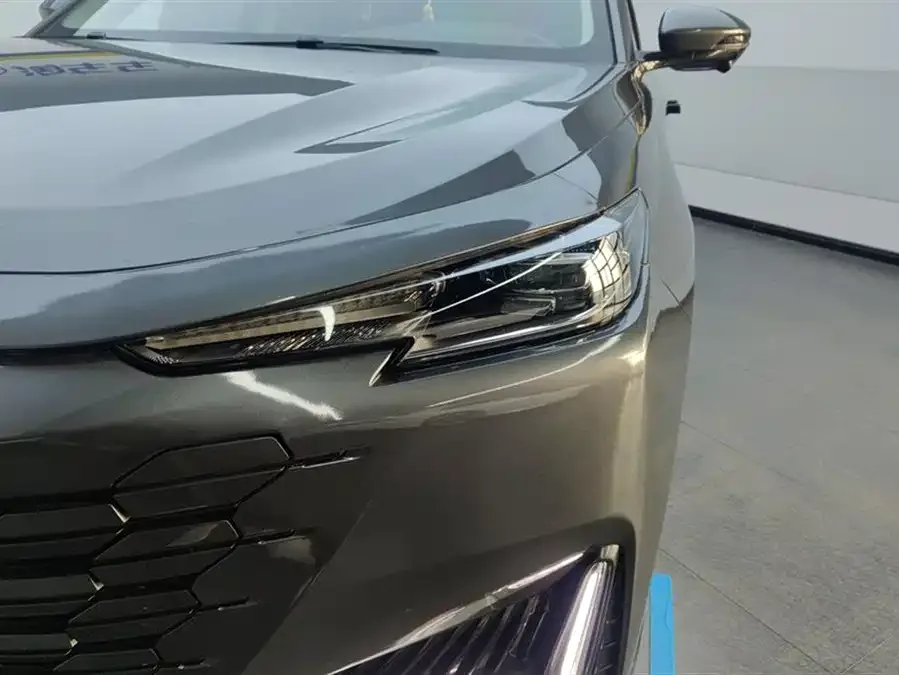 Changan UNI-K Changan UNI-K iDD 2022 Blue Whale iDD 130km 1.5T Premium Edition 2022 — миниатюра 2
