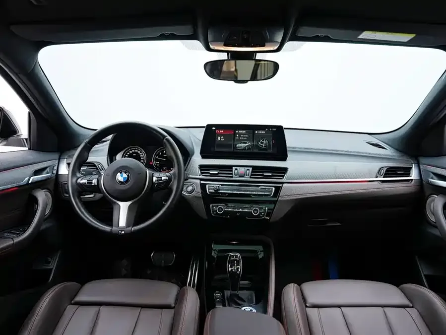 BMW X2 2021 facelift sDrive25i Edge Edition 2022 — миниатюра 5