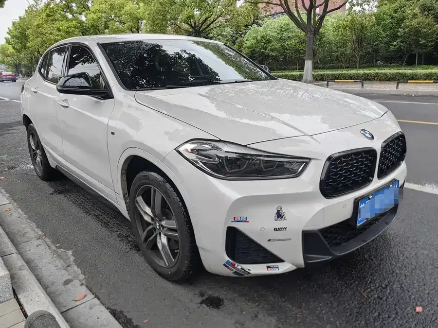 BMW X2 2023 sDrive25i M Sport Night Edition 2023 — миниатюра 3