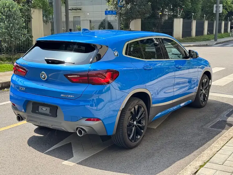 BMW X2 2022 sDrive25i M Off-Road Package 2022 — миниатюра 5