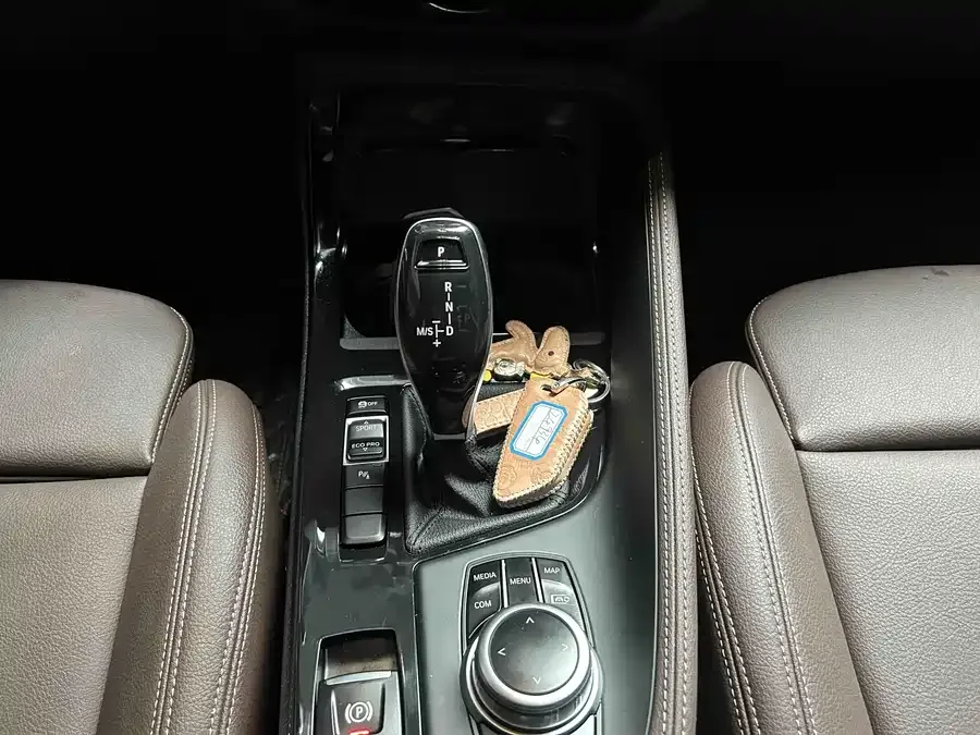BMW X2 2023 sDrive25i M Sport Night Edition 2023 — миниатюра 4