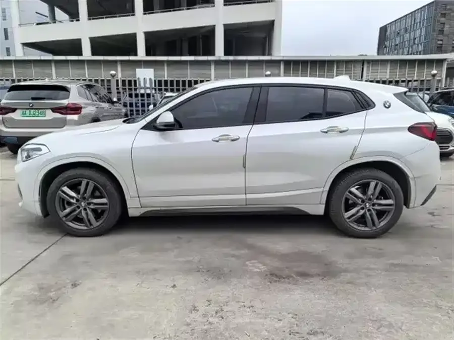 BMW X2 2022 sDrive25i M Sport Package 2022 — миниатюра 3