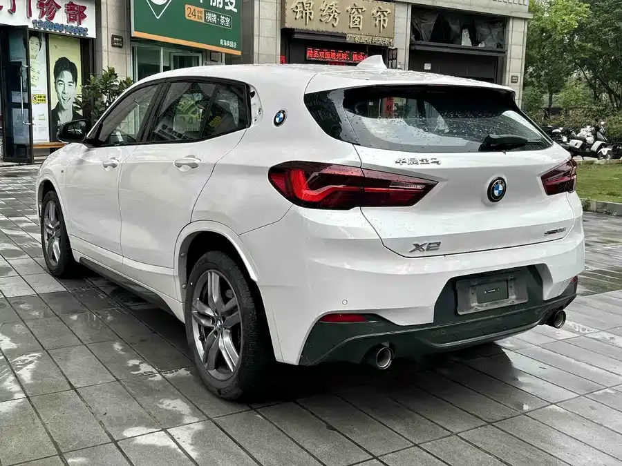 BMW X2 2023 sDrive25i M Sport Night Edition 2024 — миниатюра 4