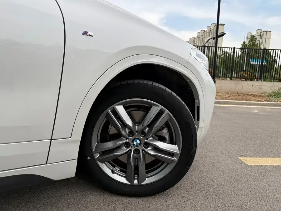 BMW X2 2023 sDrive25i M Sport Night Edition 2023 — миниатюра 4