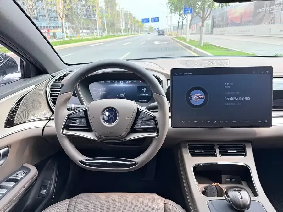 BYD Second-hand Han 2025 DM-i 125KM Elite 2025 — миниатюра 4