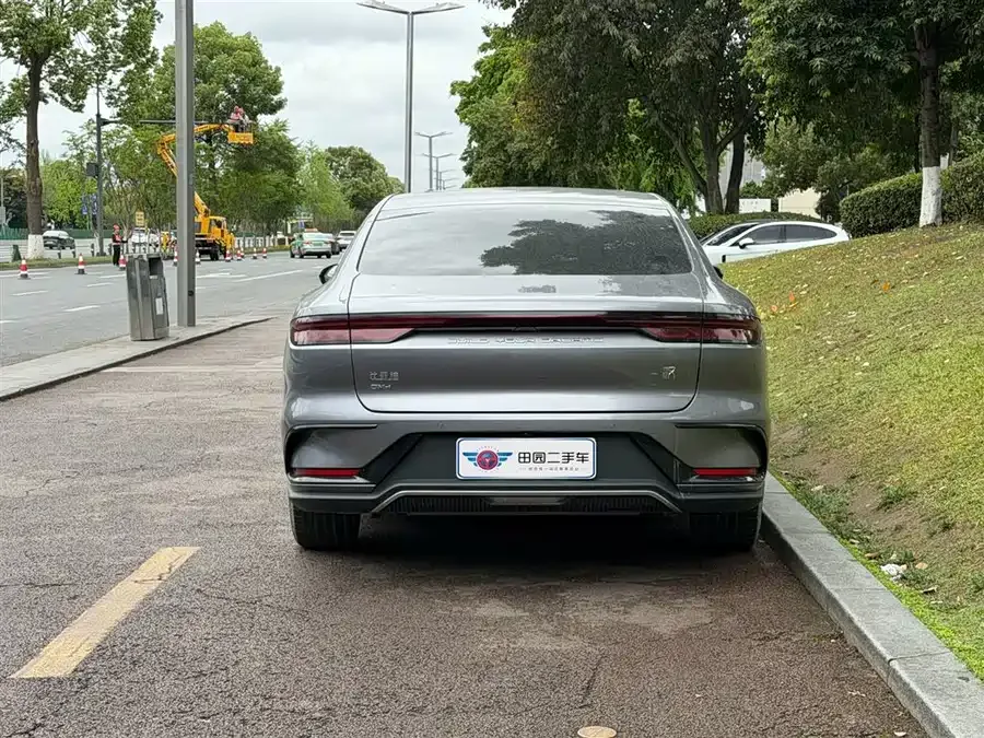 BYD Second-hand Han 2024 DM-i Honor Edition 121KM Premium Edition 2024 — миниатюра 2