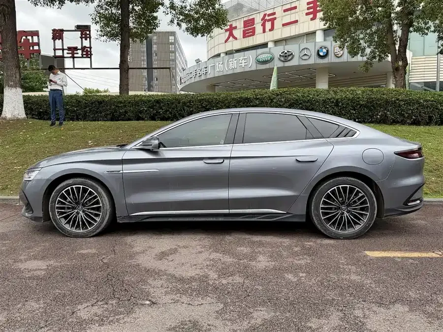 BYD Second-hand Han 2024 DM-i Honor Edition 121KM Premium Edition 2024 — миниатюра 3