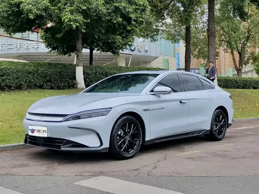 BYD Second-hand Han 2025 DM-i 125KM Elite 2025 — фото 1, купить с доставкой в Москву