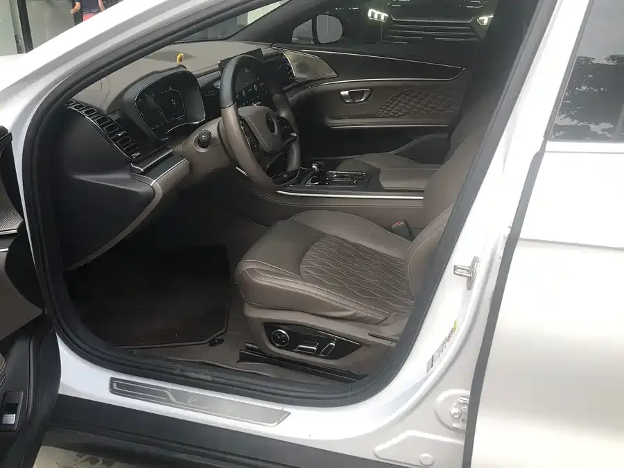 BYD Second-hand Han 2022 DM-i 121KM Premium Edition 2023 — миниатюра 5