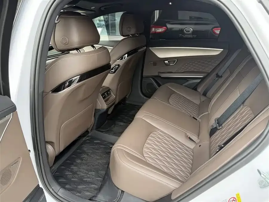 BYD Second-hand Han 2022 DM-i 121KM Premium Edition 2023 — миниатюра 2