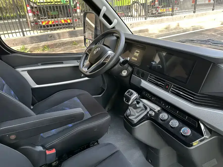 Dongfeng Yufeng Yufeng 2023 V9+ 2.0T automatic front-wheel drive multi-function bottom bracket with 7/8/9 seats on top 2024 — миниатюра 4
