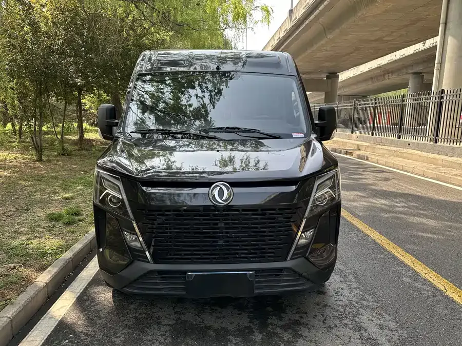 Dongfeng Yufeng Yufeng 2023 V9+ 2.0T automatic front-wheel drive multi-function bottom bracket with 7/8/9 seats on top 2024 — фото 1, купить с доставкой в Москву