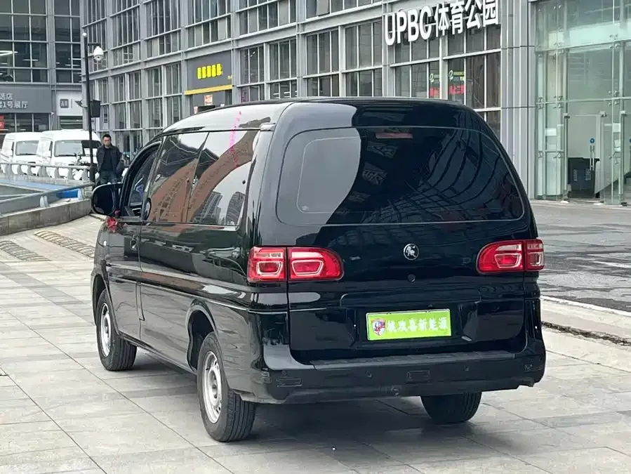 Dongfeng Lingzhi New Energy Lingzhi New Energy 2023 Passenger Edition Classic 5-seater 2024 — миниатюра 3
