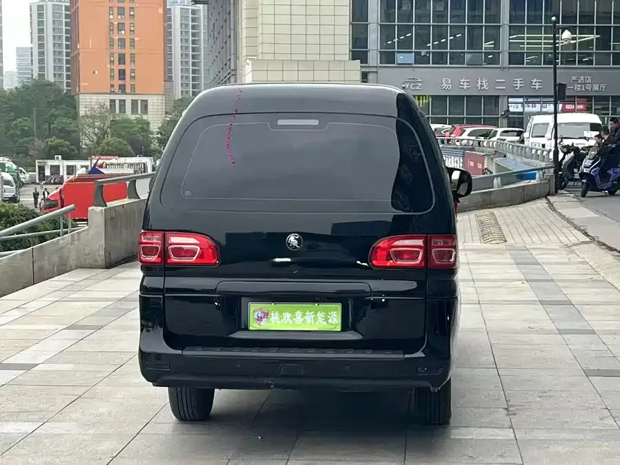 Dongfeng Lingzhi New Energy Lingzhi New Energy 2023 Passenger Edition Classic 5-seater 2024 — миниатюра 5