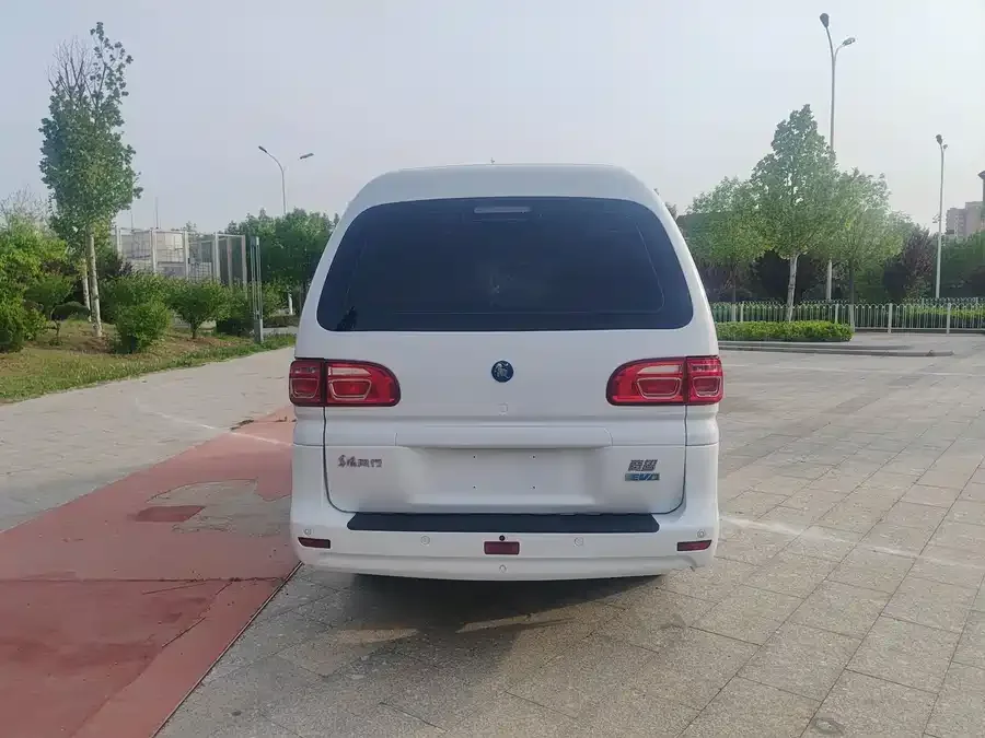Dongfeng Lingzhi New Energy Lingzhi New Energy 2022 Regular Edition Luxury 7 Seaters 2024 — миниатюра 2