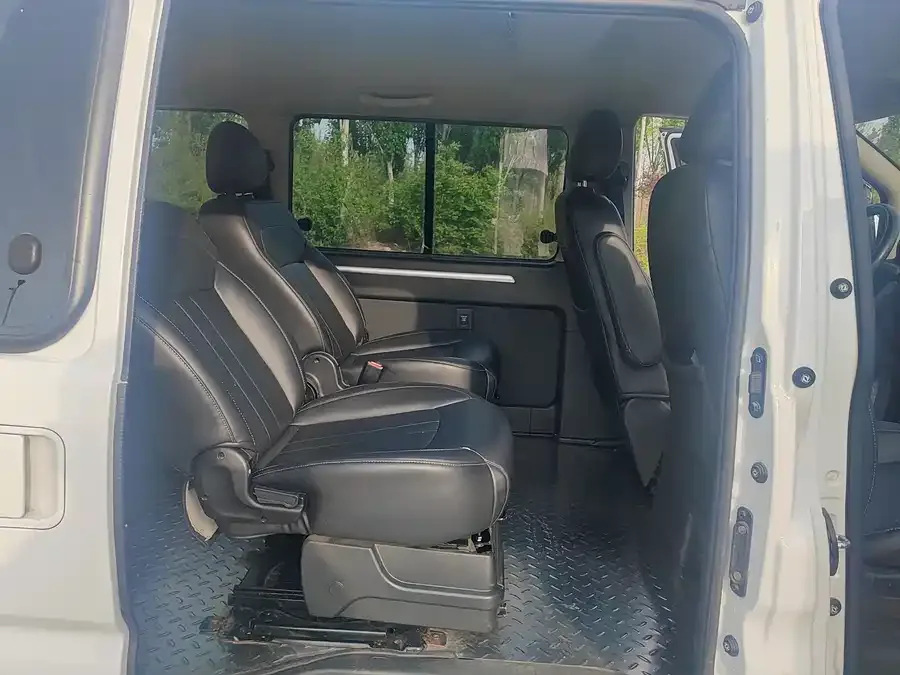 Dongfeng Lingzhi New Energy Lingzhi New Energy 2022 Regular Edition Luxury 7 Seaters 2024 — миниатюра 4