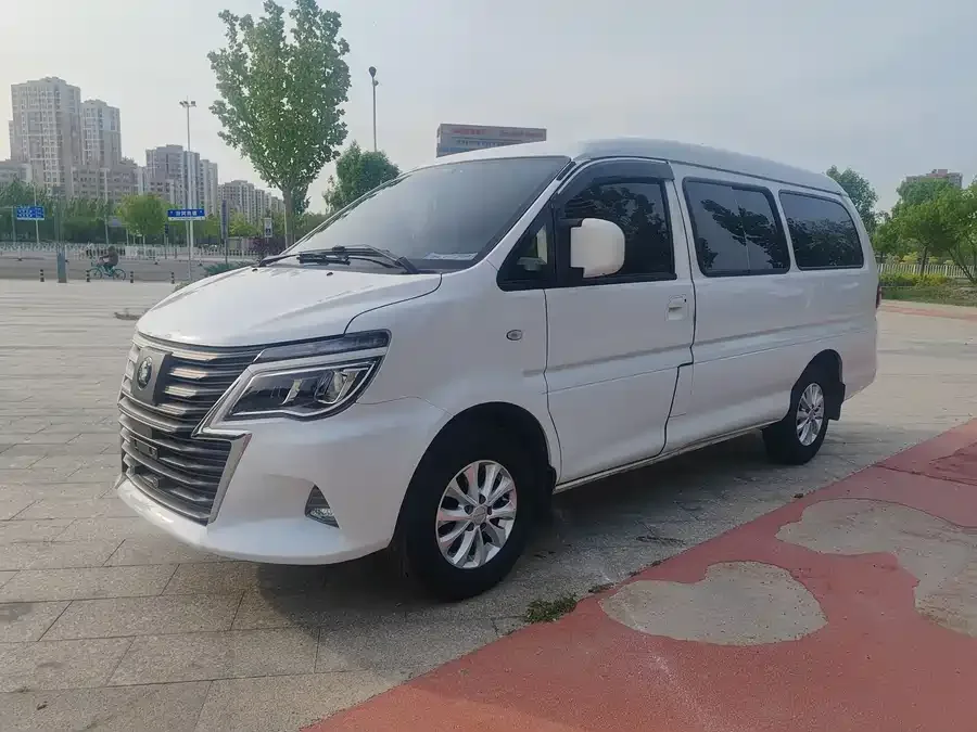 Dongfeng Lingzhi New Energy Lingzhi New Energy 2022 Regular Edition Luxury 7 Seaters 2024 — фото 1, купить с доставкой в Москву