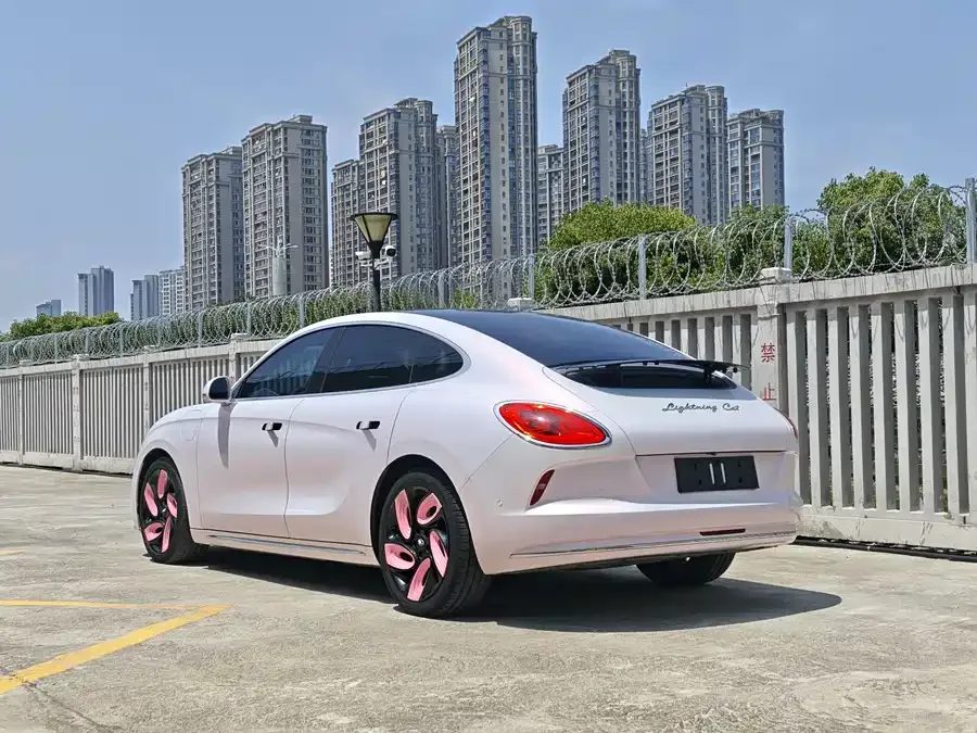 ORA lightning cat Euler Lightning Cat 2022 555km Premium Edition 2023 — миниатюра 2