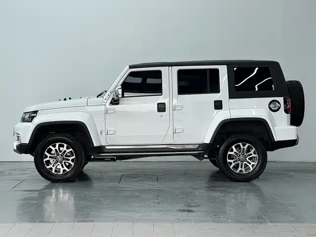 BAIC BJ40 Beijing Off-road BJ40 2023 2.0T Automatic 4WD City Hunter Edition Knight Edition 2023 — миниатюра 4