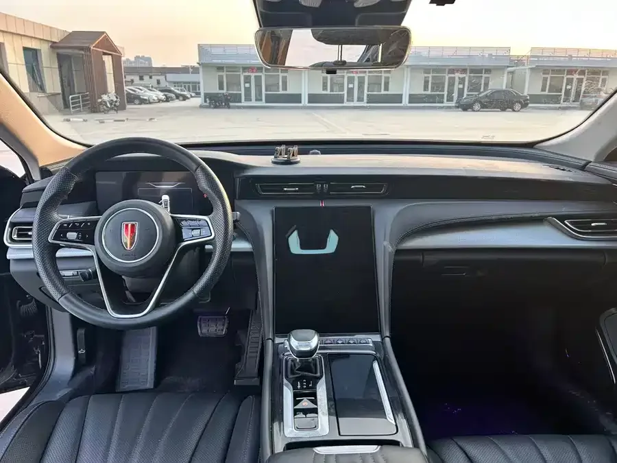 Hongqi H5 Hongqi H5 2024 1.5T DCT Zhilian Qiyun Edition 2024 — миниатюра 3