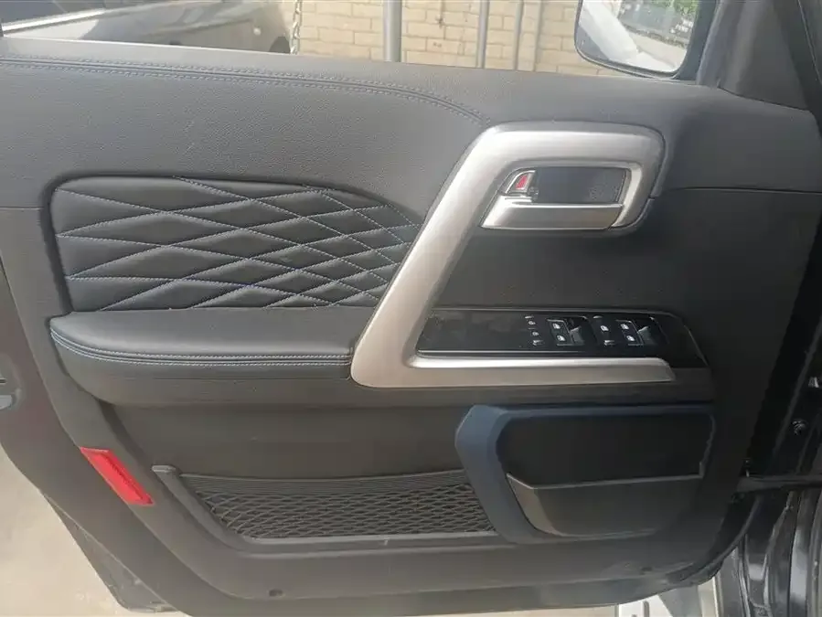 BAIC BJ40 Beijing Off-road BJ40 2024 2.0D Blade Hero Glory Edition 2024 — миниатюра 4