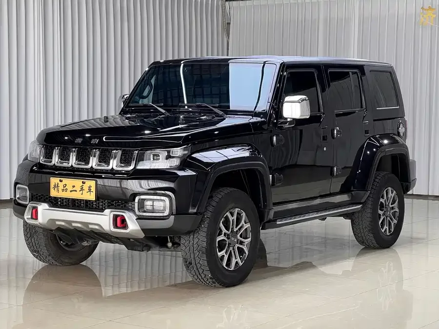 BAIC BJ40 Beijing Off-road BJ40 2024 2.0T City Hunter Glory Edition 2024 — фото 1, купить с доставкой в Москву