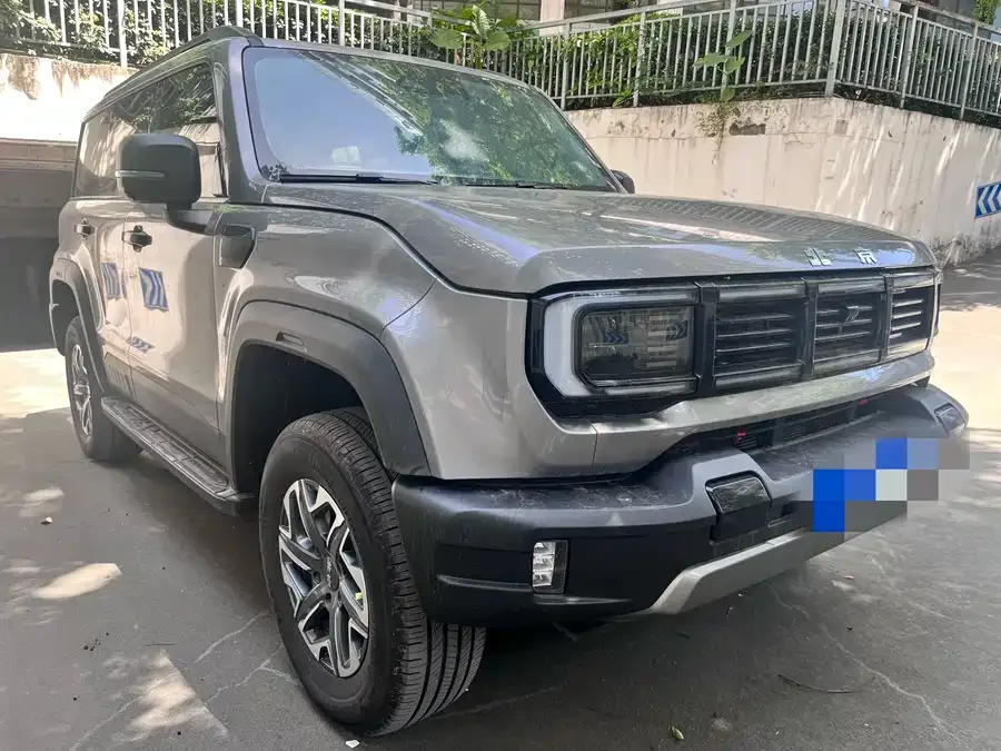 BAIC BJ40 Beijing BJ40 2026 2.0T Gasoline Premium Edition 2025 — миниатюра 3