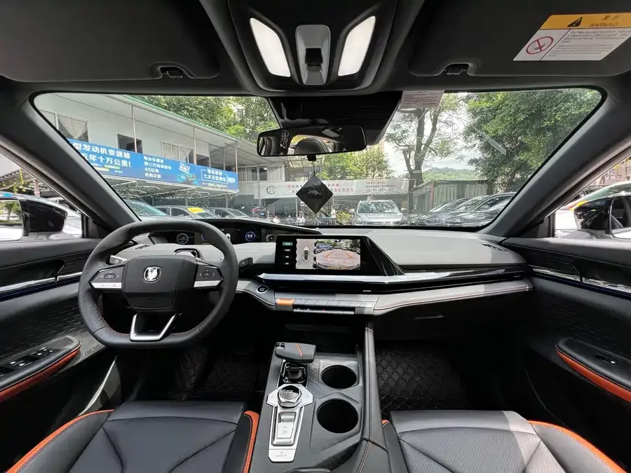 Changan UNI-V Changan UNI-V 2024 1.5T premium model 2024 — миниатюра 5