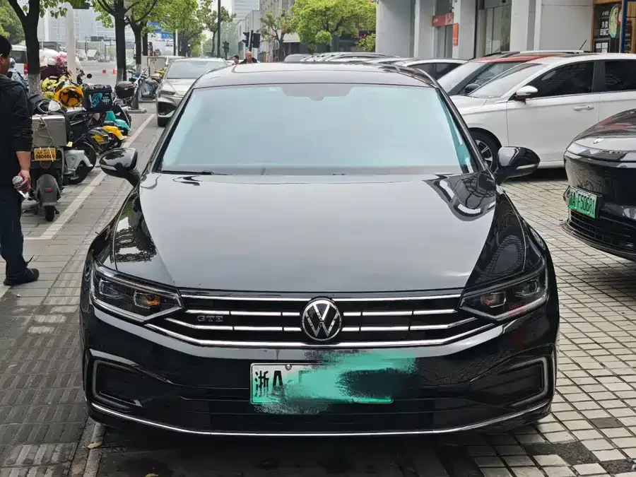 Volkswagen Magotan GTE plug-in hybrid Magotan GTE plug-in hybrid 2022 GTE luxury model 2022 — фото 1, купить с доставкой в Москву