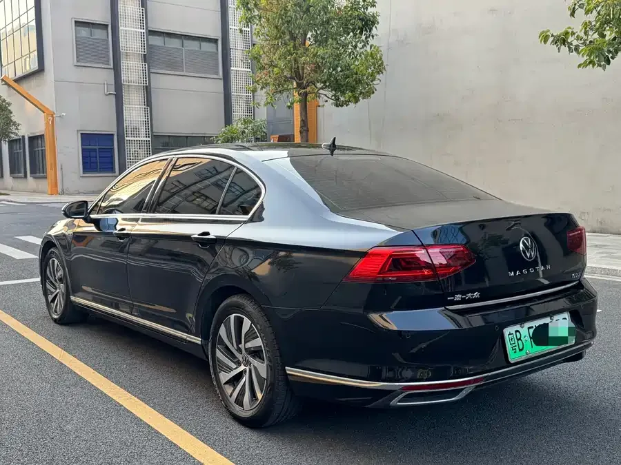 Volkswagen Magotan GTE plug-in hybrid Magotan GTE plug-in hybrid 2022 GTE luxury model 2022 — миниатюра 2