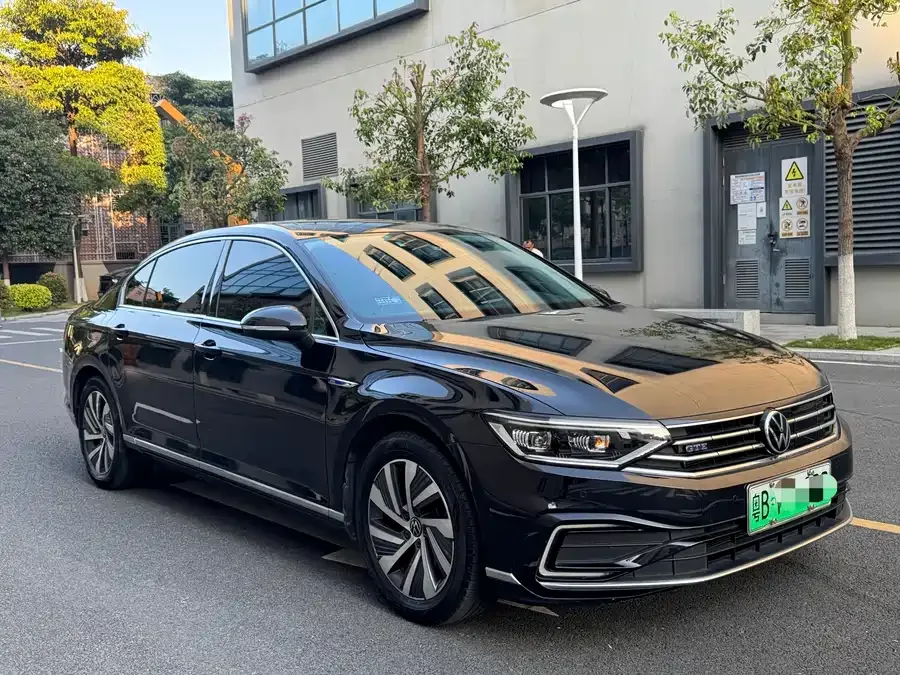 Volkswagen Magotan GTE plug-in hybrid Magotan GTE plug-in hybrid 2022 GTE luxury model 2022 — миниатюра 3