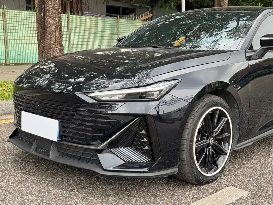 Changan UNI-V Changan UNI-V 2022 1.5T Premium Edition 2023 — миниатюра 3