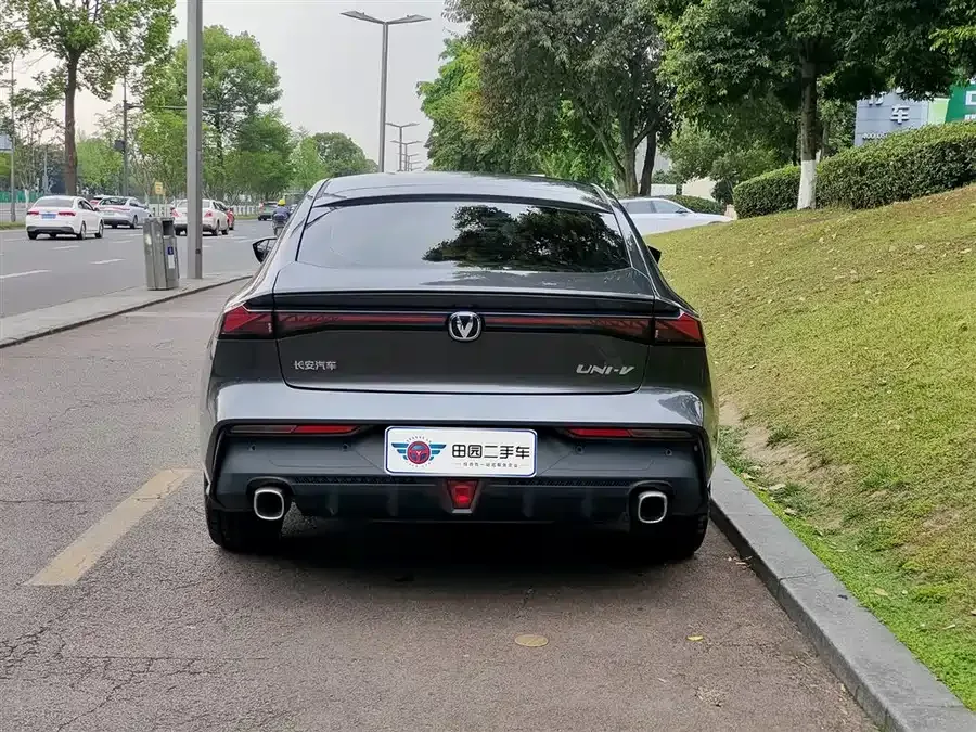 Changan UNI-V Changan UNI-V 2023 1.5T Premium Edition 2023 — миниатюра 2