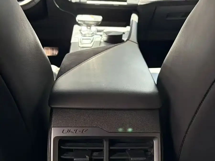 Changan UNI-V Changan UNI-V 2022 1.5T Sports Edition 2022 — миниатюра 3