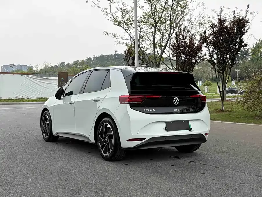 Volkswagen ID.3 Volkswagen ID.3 2025 Smart Model Outstanding Edition 2024 — миниатюра 2