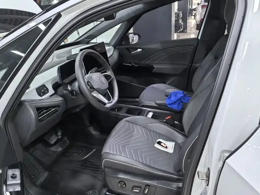 Volkswagen ID.3 Volkswagen ID.3 2025 Smart Model Outstanding Edition 2024 — миниатюра 2