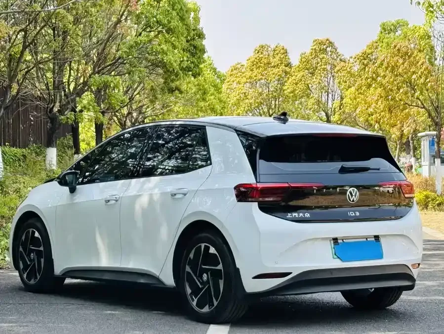 Volkswagen ID.3 Volkswagen ID.3 2024 Outstanding Edition 2024 — миниатюра 2
