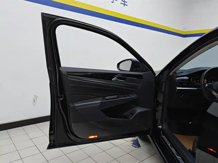 Volkswagen Passat Passat 2023 facelift 330TSI Elite Edition 2023 — миниатюра 4
