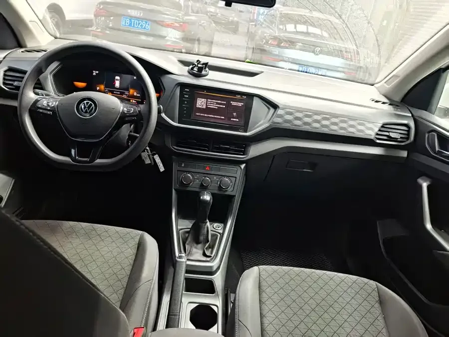 Volkswagen Tukai (T-Cross) Tukai 2023 1.5L automatic comfort version 2023 — миниатюра 4