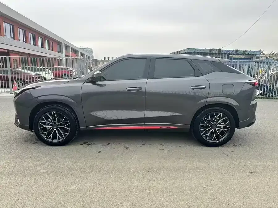 Oshan Z6 Changan Auchan Z6 2023 Blue Whale 1.5T DCT smart model 2024 — миниатюра 3