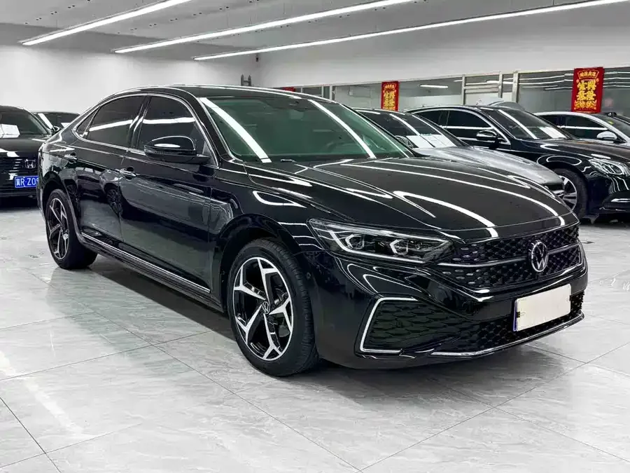 Volkswagen Passat Passat 2023 facelift 330TSI Starry Sky Deluxe Edition 2023 — миниатюра 3