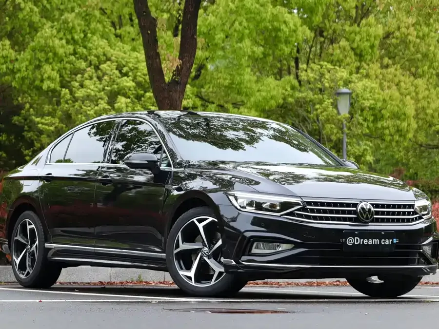Volkswagen Magotan Magotan 2024 2 million units public enjoyment model 330TSI DSG luxury model 2024 — миниатюра 3