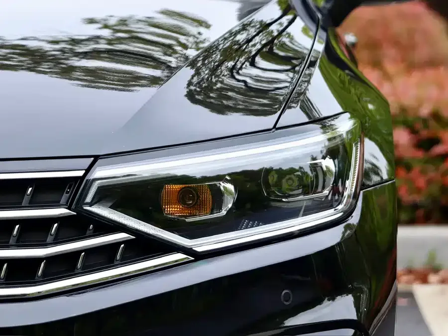 Volkswagen Magotan Magotan 2024 2 million units public enjoyment model 330TSI DSG luxury model 2024 — миниатюра 4