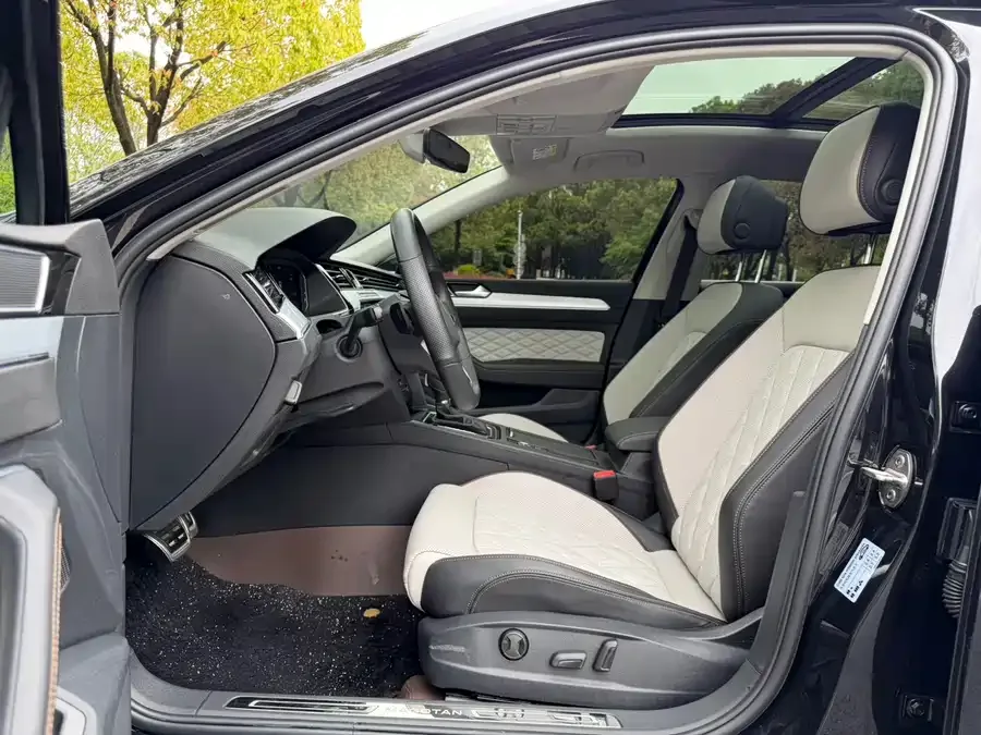 Volkswagen Magotan Magotan 2024 2 million units public enjoyment model 330TSI DSG luxury model 2024 — миниатюра 5