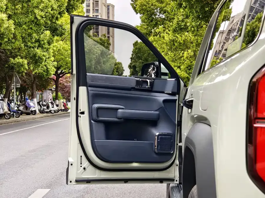 BYD Leopard Leopard 5 Leopard 5 2023 Pilot Edition 2025 — миниатюра 2
