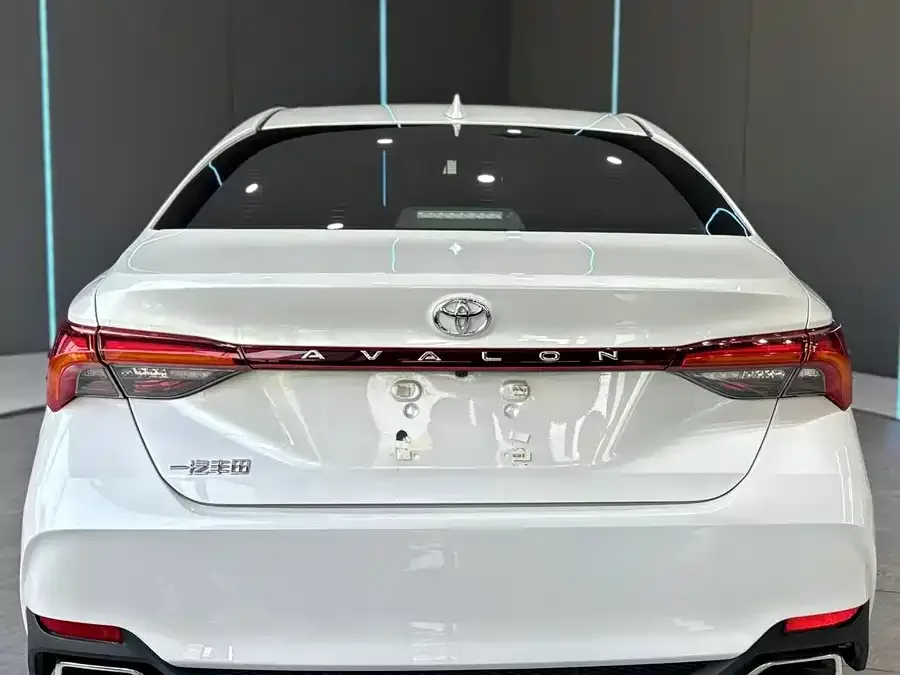 Toyota Avalon Avalon 2023 2.0L Luxury Edition 2024 — миниатюра 4
