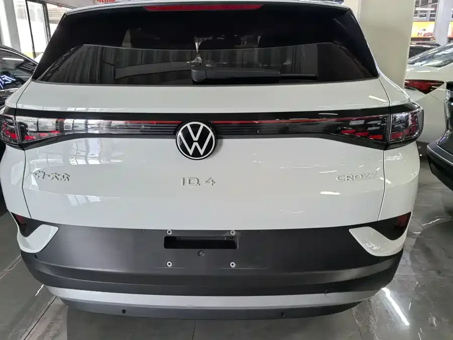 Volkswagen ID.4 CROZZ ID.4 CROZZ 2024 Pure Enjoyment Limited Edition 2024 — миниатюра 2
