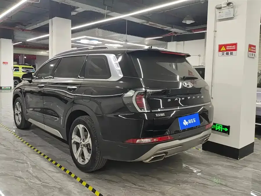 Hyundai SantaFe Santa Fe 2023 Traveler 380T GDi Automatic 2WD GLX Elite Edition 2023 — миниатюра 3