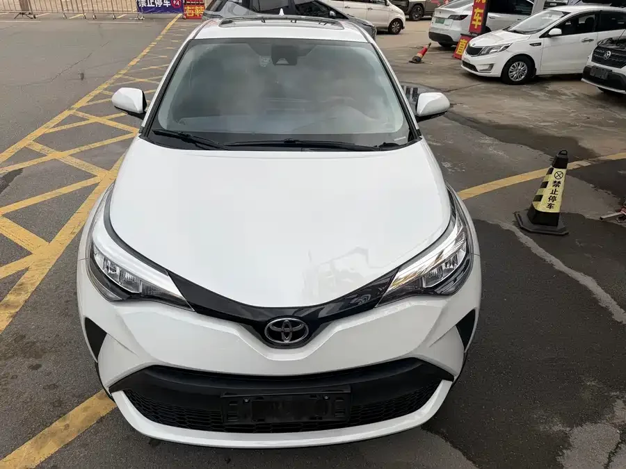 Toyota CHR 2022 2.0L Elite Edition 2022 — миниатюра 2
